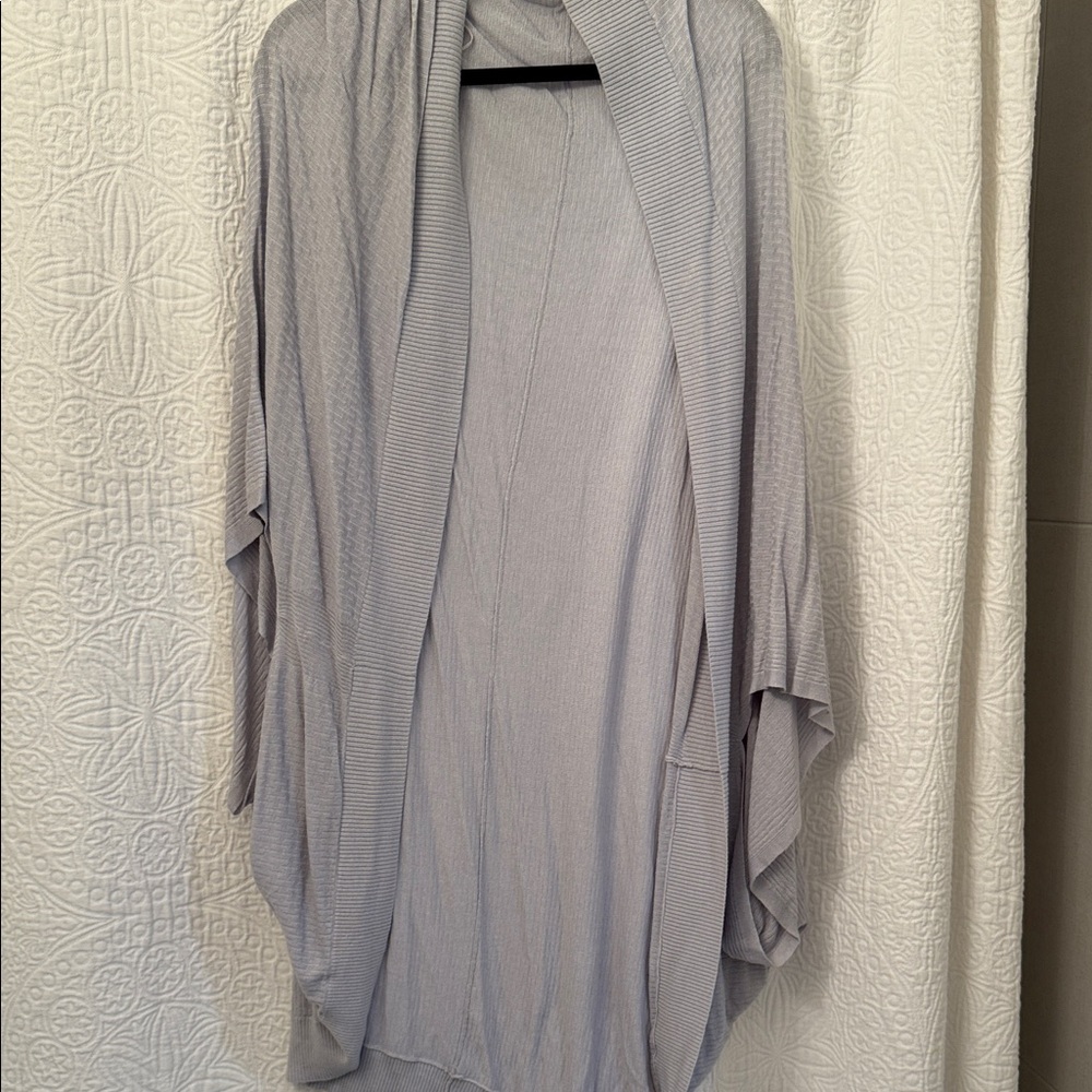 LULULEMON Elegant Gray Women's Sweater